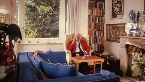 Noel_Coward_in_'Chalet_Coward'_Allan_Warren.jpg Noel_Coward_in_'Chalet_Coward'_Allan_Warren.jpg