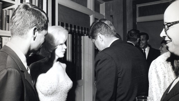 Marilyn Monroe meets JFK Marilyn Monroe meets JFK